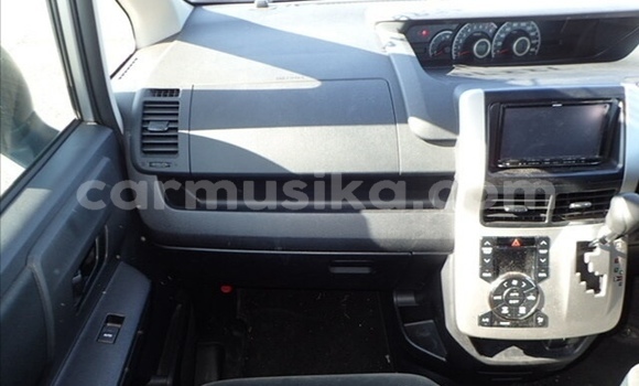 Nunua Ilio tumika Toyota Noah Fedha Gari ndani ya Beitbridge nchini Matabeleland Kusini Nunua Ilio tumika Toyota Noah Fedha Gari ndani ya Beitbridge nchini Matabeleland Kusini