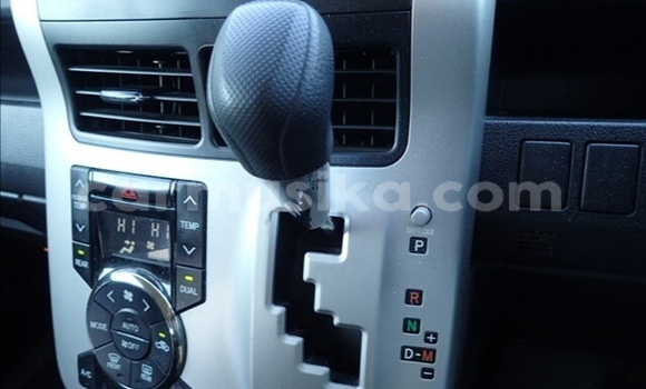 Nunua Ilio tumika Toyota Noah Fedha Gari ndani ya Beitbridge nchini Matabeleland Kusini Nunua Ilio tumika Toyota Noah Fedha Gari ndani ya Beitbridge nchini Matabeleland Kusini