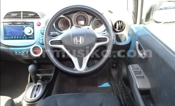 Acheter Occasion Voiture Honda Fit Blanc à Beitbridge, Matabeleland South Acheter Occasion Voiture Honda Fit Blanc à Beitbridge, Matabeleland South