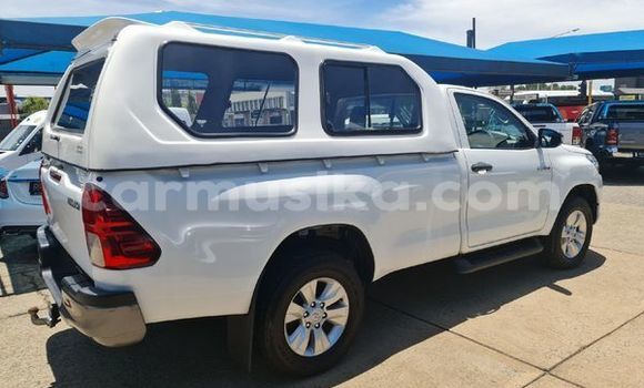 Acheter Occasion Voiture Toyota Hilux Blanc à Beitbridge, Matabeleland South Acheter Occasion Voiture Toyota Hilux Blanc à Beitbridge, Matabeleland South