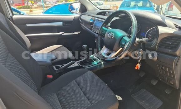 Acheter Occasion Voiture Toyota Hilux Blanc à Beitbridge, Matabeleland South Acheter Occasion Voiture Toyota Hilux Blanc à Beitbridge, Matabeleland South