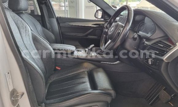 Acheter Occasion Voiture BMW X6 M Blanc à Beitbridge, Matabeleland South Acheter Occasion Voiture BMW X6 M Blanc à Beitbridge, Matabeleland South