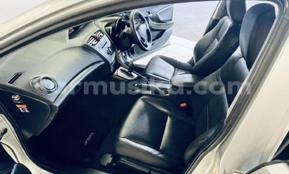 Nunua Ilio tumika Honda Civic Nyeupe Gari ndani ya Beitbridge nchini Matabeleland Kusini Nunua Ilio tumika Honda Civic Nyeupe Gari ndani ya Beitbridge nchini Matabeleland Kusini