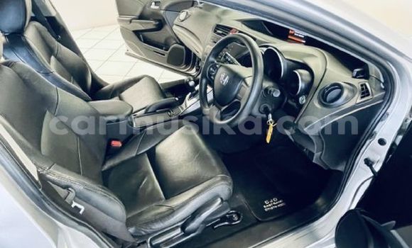 Nunua Ilio tumika Honda Civic Nyeupe Gari ndani ya Beitbridge nchini Matabeleland Kusini Nunua Ilio tumika Honda Civic Nyeupe Gari ndani ya Beitbridge nchini Matabeleland Kusini
