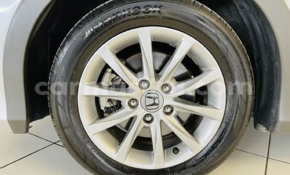 Nunua Ilio tumika Honda Civic Nyeupe Gari ndani ya Beitbridge nchini Matabeleland Kusini Nunua Ilio tumika Honda Civic Nyeupe Gari ndani ya Beitbridge nchini Matabeleland Kusini