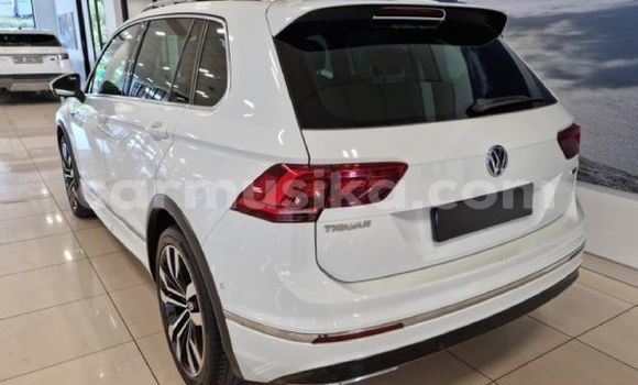 Acheter Occasion Voiture Volkswagen Tiguan Blanc à Beitbridge, Matabeleland South Acheter Occasion Voiture Volkswagen Tiguan Blanc à Beitbridge, Matabeleland South