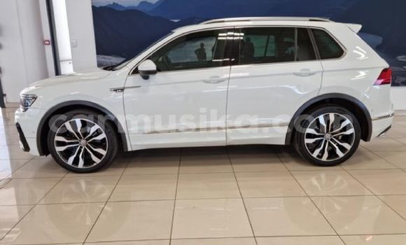 Acheter Occasion Voiture Volkswagen Tiguan Blanc à Beitbridge, Matabeleland South Acheter Occasion Voiture Volkswagen Tiguan Blanc à Beitbridge, Matabeleland South