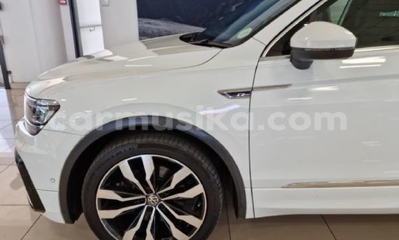 Acheter Occasion Voiture Volkswagen Tiguan Blanc à Beitbridge, Matabeleland South Acheter Occasion Voiture Volkswagen Tiguan Blanc à Beitbridge, Matabeleland South