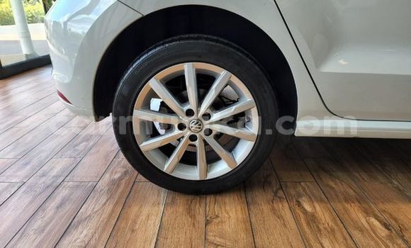 Acheter Occasion Voiture Volkswagen Polo Blanc à Beitbridge, Matabeleland South Acheter Occasion Voiture Volkswagen Polo Blanc à Beitbridge, Matabeleland South