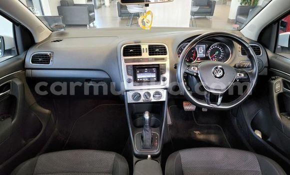 Acheter Occasion Voiture Volkswagen Polo Blanc à Beitbridge, Matabeleland South Acheter Occasion Voiture Volkswagen Polo Blanc à Beitbridge, Matabeleland South