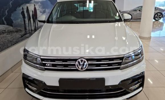 Acheter Occasion Voiture Volkswagen Tiguan Blanc à Beitbridge, Matabeleland South Acheter Occasion Voiture Volkswagen Tiguan Blanc à Beitbridge, Matabeleland South