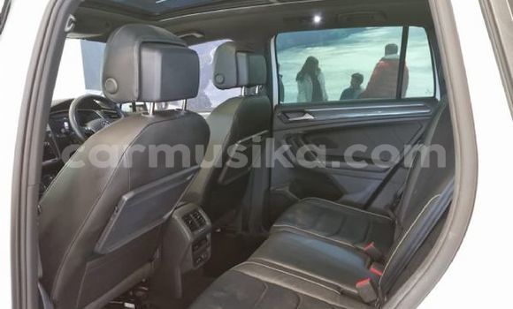 Acheter Occasion Voiture Volkswagen Tiguan Blanc à Beitbridge, Matabeleland South Acheter Occasion Voiture Volkswagen Tiguan Blanc à Beitbridge, Matabeleland South