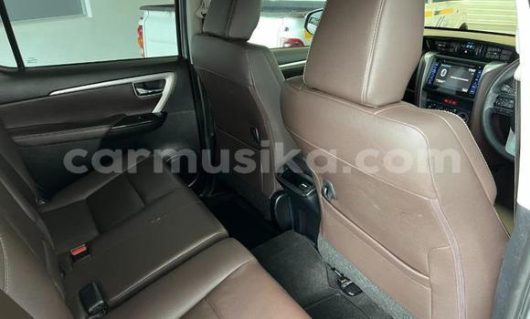 Acheter Occasion Voiture Toyota Fortuner Gris à Beitbridge, Matabeleland South Acheter Occasion Voiture Toyota Fortuner Gris à Beitbridge, Matabeleland South