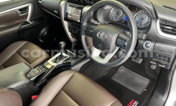 Acheter Occasion Voiture Toyota Fortuner Gris à Beitbridge, Matabeleland South Acheter Occasion Voiture Toyota Fortuner Gris à Beitbridge, Matabeleland South