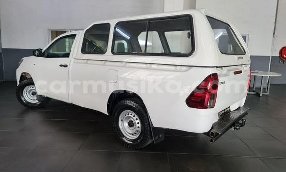 Nunua Ilio tumika Toyota Hilux Nyeupe Gari ndani ya Beitbridge nchini Matabeleland Kusini Nunua Ilio tumika Toyota Hilux Nyeupe Gari ndani ya Beitbridge nchini Matabeleland Kusini