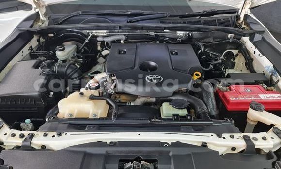 Nunua Ilio tumika Toyota Hilux Nyeupe Gari ndani ya Beitbridge nchini Matabeleland Kusini Nunua Ilio tumika Toyota Hilux Nyeupe Gari ndani ya Beitbridge nchini Matabeleland Kusini