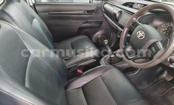 Nunua Ilio tumika Toyota Hilux Nyeupe Gari ndani ya Beitbridge nchini Matabeleland Kusini Nunua Ilio tumika Toyota Hilux Nyeupe Gari ndani ya Beitbridge nchini Matabeleland Kusini