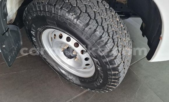 Nunua Ilio tumika Toyota Hilux Nyeupe Gari ndani ya Beitbridge nchini Matabeleland Kusini Nunua Ilio tumika Toyota Hilux Nyeupe Gari ndani ya Beitbridge nchini Matabeleland Kusini