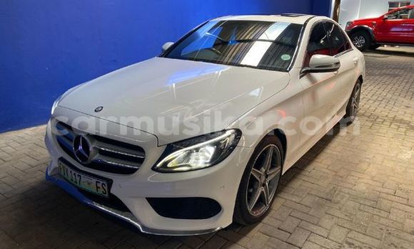 Nunua Ilio tumika Mercedes-Benz C-Classe Nyeupe Gari ndani ya Beitbridge nchini Matabeleland Kusini Nunua Ilio tumika Mercedes-Benz C-Classe Nyeupe Gari ndani ya Beitbridge nchini Matabeleland Kusini