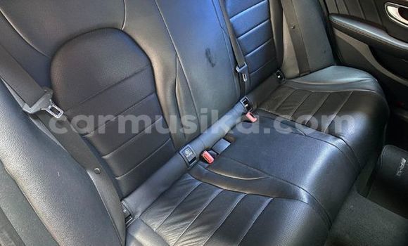 Nunua Ilio tumika Mercedes-Benz C-Classe Nyeupe Gari ndani ya Beitbridge nchini Matabeleland Kusini Nunua Ilio tumika Mercedes-Benz C-Classe Nyeupe Gari ndani ya Beitbridge nchini Matabeleland Kusini