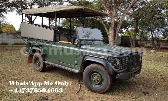 Buy Used Land Rover Defender Green Car in Harare in Harare