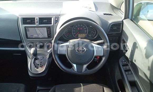 Acheter Occasion Voiture Toyota Ractis Bleu à Beitbridge, Matabeleland South Acheter Occasion Voiture Toyota Ractis Bleu à Beitbridge, Matabeleland South