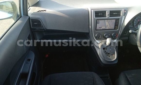 Acheter Occasion Voiture Toyota Ractis Bleu à Beitbridge, Matabeleland South Acheter Occasion Voiture Toyota Ractis Bleu à Beitbridge, Matabeleland South