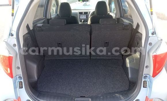 Acheter Occasion Voiture Toyota Ractis Bleu à Beitbridge, Matabeleland South Acheter Occasion Voiture Toyota Ractis Bleu à Beitbridge, Matabeleland South