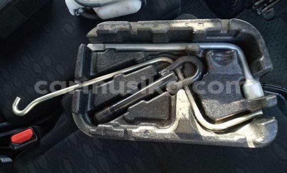 Acheter Occasion Voiture Toyota Ractis Bleu à Beitbridge, Matabeleland South Acheter Occasion Voiture Toyota Ractis Bleu à Beitbridge, Matabeleland South