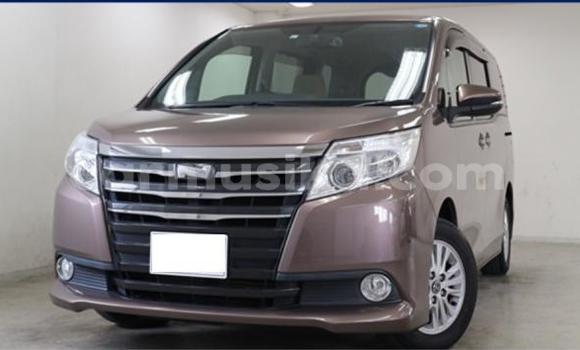 Nunua Ilio tumika Toyota Noah Nyingine Gari ndani ya Beitbridge nchini Matabeleland Kusini