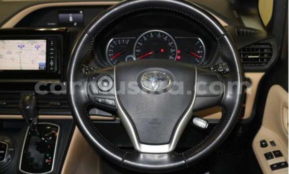 Tenga Tsaru Toyota Noah Zvimwe Mota in Beitbridge in Matabeleland South Tenga Tsaru Toyota Noah Zvimwe Mota in Beitbridge in Matabeleland South