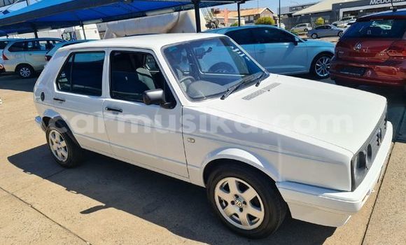 Tenga Tsaru Volkswagen Golf Chena Mota in Beitbridge in Matabeleland South Tenga Tsaru Volkswagen Golf Chena Mota in Beitbridge in Matabeleland South