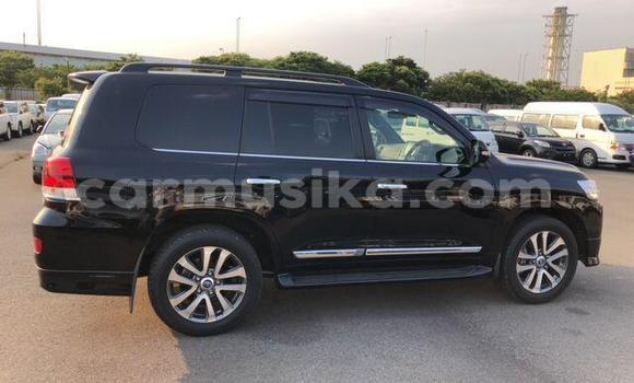 Acheter Occasion Voiture Toyota Land Cruiser Noir à Beitbridge, Matabeleland South Acheter Occasion Voiture Toyota Land Cruiser Noir à Beitbridge, Matabeleland South