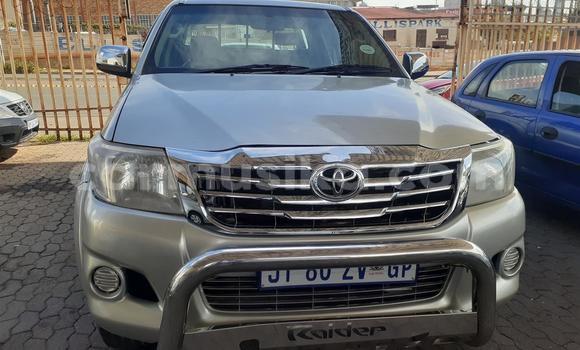 Tenga Tsaru Toyota Hilux Sirivha Mota in Beitbridge in Matabeleland South Tenga Tsaru Toyota Hilux Sirivha Mota in Beitbridge in Matabeleland South