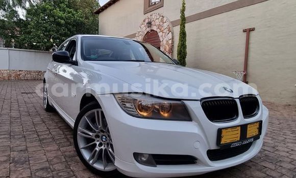 Nunua Ilio tumika BMW 3–Series Nyeupe Gari ndani ya Beitbridge nchini Matabeleland Kusini