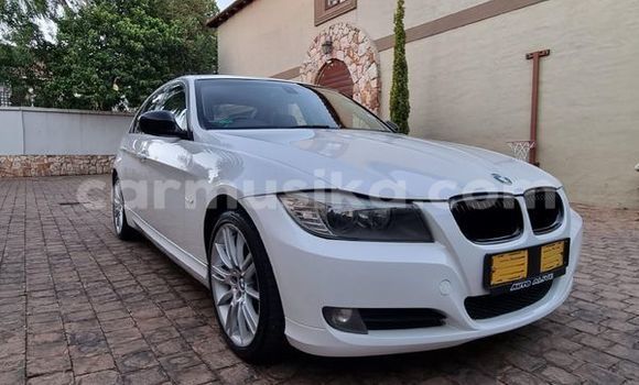 Acheter Occasion Voiture BMW 3–Series Blanc à Beitbridge, Matabeleland South Acheter Occasion Voiture BMW 3–Series Blanc à Beitbridge, Matabeleland South