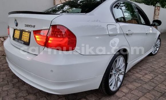 Acheter Occasion Voiture BMW 3–Series Blanc à Beitbridge, Matabeleland South Acheter Occasion Voiture BMW 3–Series Blanc à Beitbridge, Matabeleland South