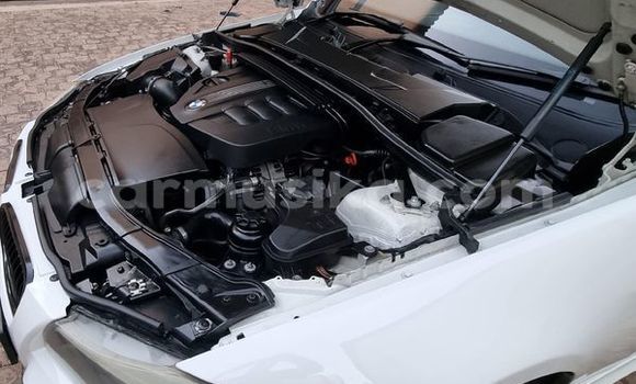 Acheter Occasion Voiture BMW 3–Series Blanc à Beitbridge, Matabeleland South Acheter Occasion Voiture BMW 3–Series Blanc à Beitbridge, Matabeleland South