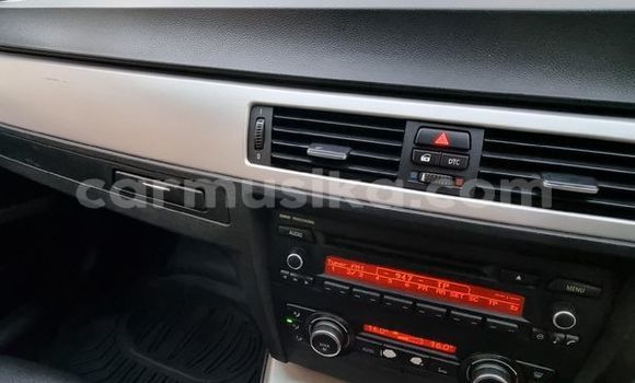 Acheter Occasion Voiture BMW 3–Series Blanc à Beitbridge, Matabeleland South Acheter Occasion Voiture BMW 3–Series Blanc à Beitbridge, Matabeleland South