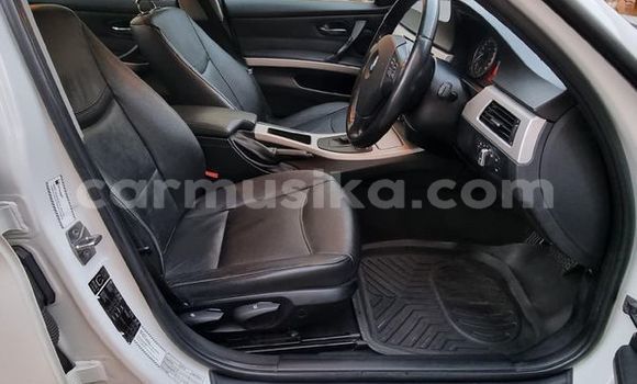 Acheter Occasion Voiture BMW 3–Series Blanc à Beitbridge, Matabeleland South Acheter Occasion Voiture BMW 3–Series Blanc à Beitbridge, Matabeleland South