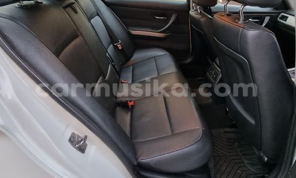 Acheter Occasion Voiture BMW 3–Series Blanc à Beitbridge, Matabeleland South Acheter Occasion Voiture BMW 3–Series Blanc à Beitbridge, Matabeleland South