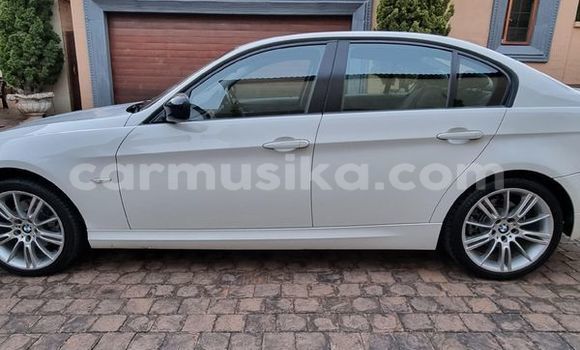 Acheter Occasion Voiture BMW 3–Series Blanc à Beitbridge, Matabeleland South Acheter Occasion Voiture BMW 3–Series Blanc à Beitbridge, Matabeleland South