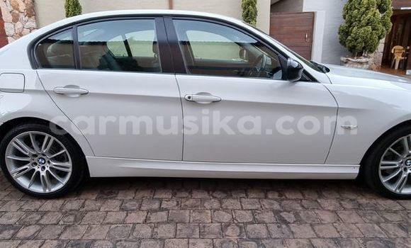 Acheter Occasion Voiture BMW 3–Series Blanc à Beitbridge, Matabeleland South Acheter Occasion Voiture BMW 3–Series Blanc à Beitbridge, Matabeleland South