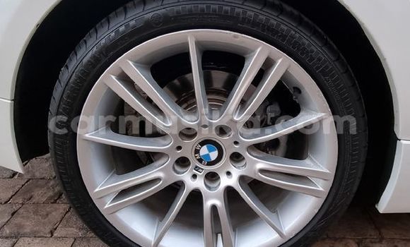 Acheter Occasion Voiture BMW 3–Series Blanc à Beitbridge, Matabeleland South Acheter Occasion Voiture BMW 3–Series Blanc à Beitbridge, Matabeleland South