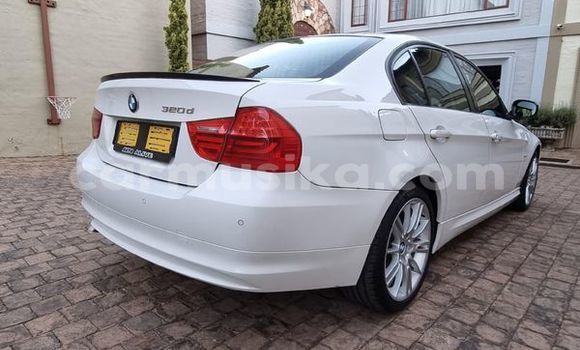 Acheter Occasion Voiture BMW 3–Series Blanc à Beitbridge, Matabeleland South Acheter Occasion Voiture BMW 3–Series Blanc à Beitbridge, Matabeleland South