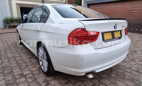Acheter Occasion Voiture BMW 3–Series Blanc à Beitbridge, Matabeleland South Acheter Occasion Voiture BMW 3–Series Blanc à Beitbridge, Matabeleland South