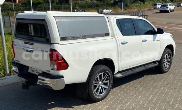 Tenga Tsaru Toyota Hilux Chena Mota in Beitbridge in Matabeleland South Tenga Tsaru Toyota Hilux Chena Mota in Beitbridge in Matabeleland South
