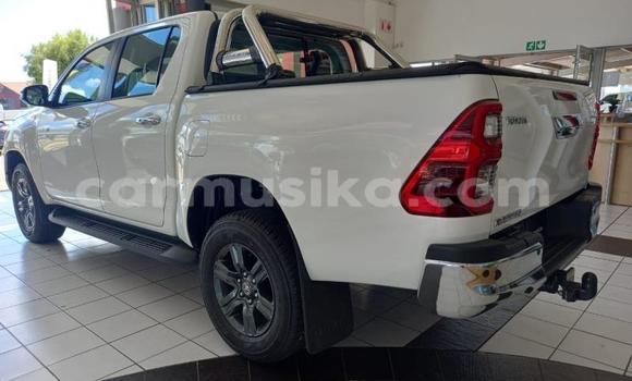 Acheter Occasion Voiture Toyota Hilux Blanc à Beitbridge, Matabeleland South Acheter Occasion Voiture Toyota Hilux Blanc à Beitbridge, Matabeleland South