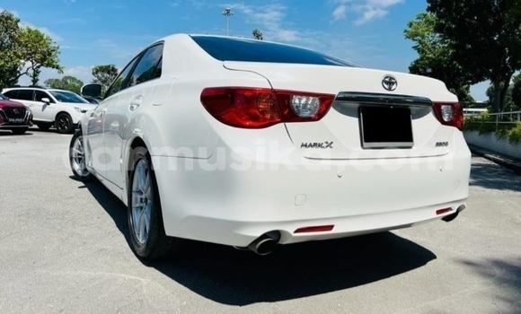 Tenga Tsaru Toyota Mark X Chena Mota in Beitbridge in Matabeleland South Tenga Tsaru Toyota Mark X Chena Mota in Beitbridge in Matabeleland South