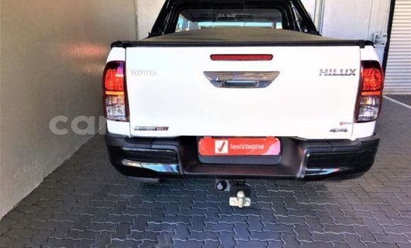 Nunua Ilio tumika Toyota Hilux Nyeupe Gari ndani ya Beitbridge nchini Matabeleland Kusini Nunua Ilio tumika Toyota Hilux Nyeupe Gari ndani ya Beitbridge nchini Matabeleland Kusini